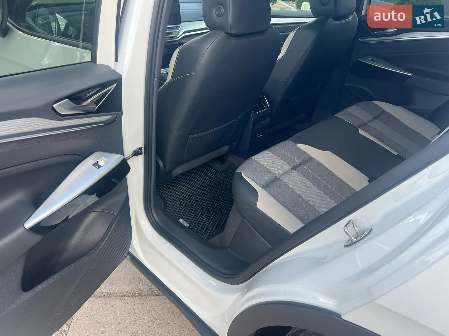 2022 Volkswagen ID.4 - мініатюра 9