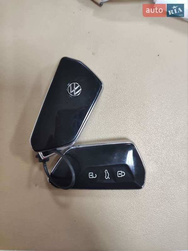 Позашляховик / Кросовер Volkswagen ID.6 Crozz 2021 в Кам'янець-Подільському