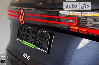 Позашляховик / Кросовер Volkswagen ID.6 Crozz 2022 в 