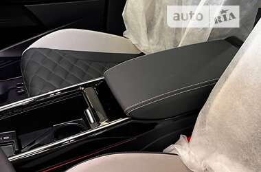 Позашляховик / Кросовер Volkswagen ID.6 Crozz 2022 в 