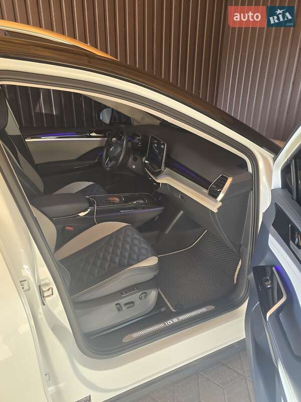 Внедорожник / Кроссовер Volkswagen ID.6 Crozz 2022 в Бердичеве