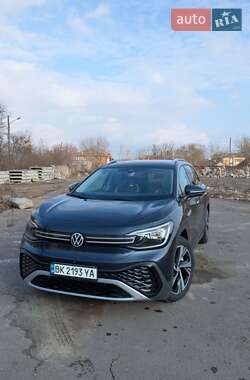 Внедорожник / Кроссовер Volkswagen ID.6 Crozz 2021 в 