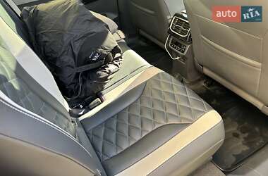 Позашляховик / Кросовер Volkswagen ID.6 Crozz 2022 в 
