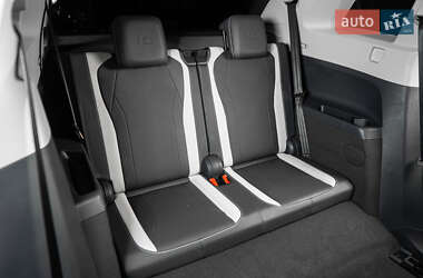 Позашляховик / Кросовер Volkswagen ID.6 Crozz 2021 в 