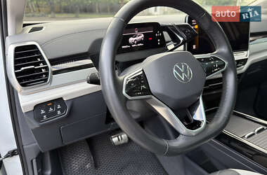 Внедорожник / Кроссовер Volkswagen ID.6 Crozz 2022 в 