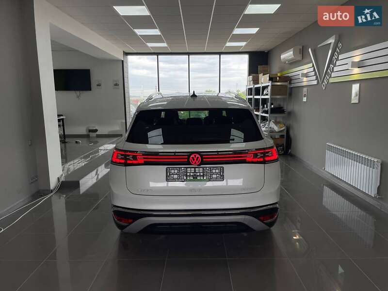 Внедорожник / Кроссовер Volkswagen ID.6 Crozz 2024 в Киеве