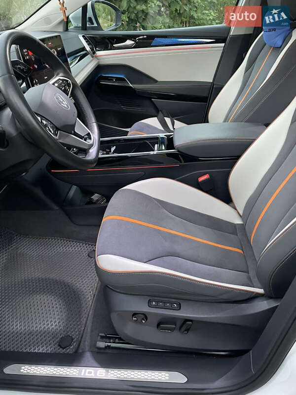 Внедорожник / Кроссовер Volkswagen ID.6 Crozz 2022 в Ровно