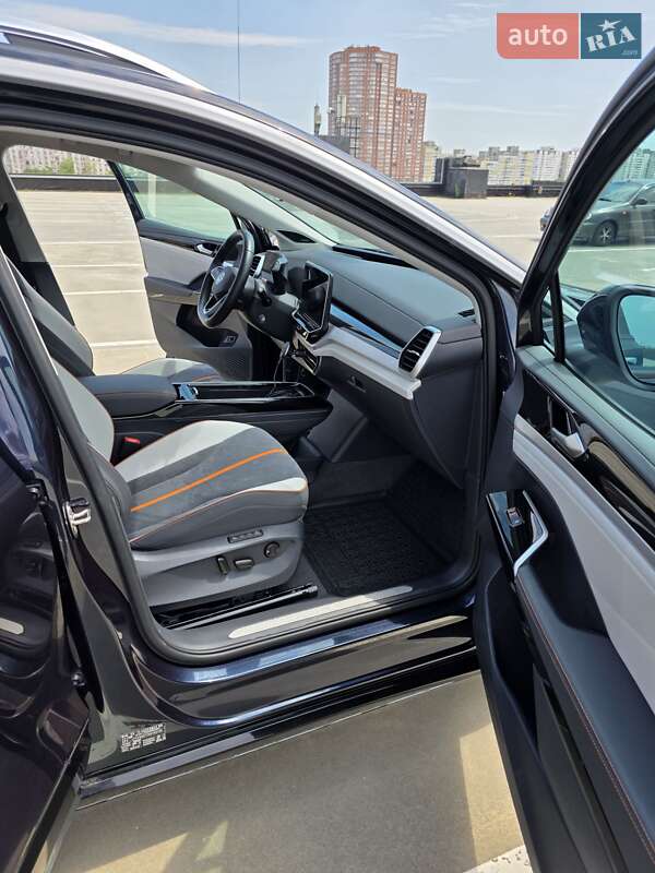 Внедорожник / Кроссовер Volkswagen ID.6 Crozz 2022 в Киеве