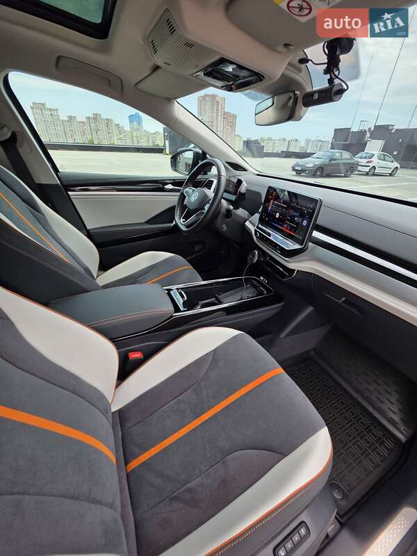 Внедорожник / Кроссовер Volkswagen ID.6 Crozz 2022 в Киеве