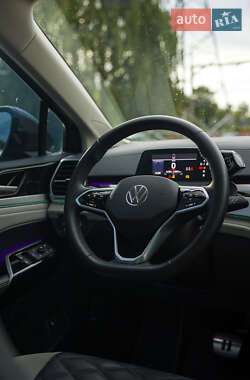 Внедорожник / Кроссовер Volkswagen ID.6 Crozz 2022 в 