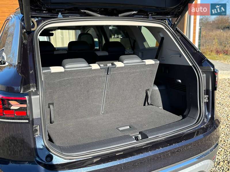 Позашляховик / Кросовер Volkswagen ID.6 Crozz 2023 в Стрию