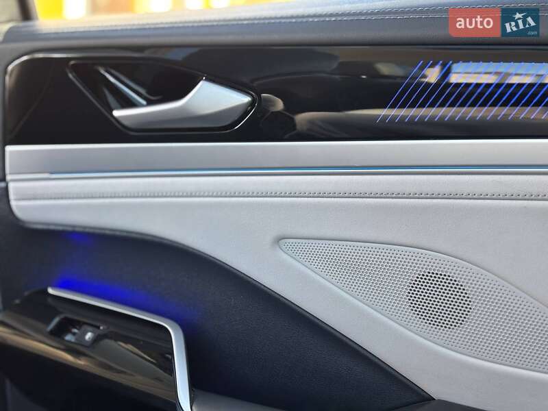 Позашляховик / Кросовер Volkswagen ID.6 Crozz 2023 в Стрию