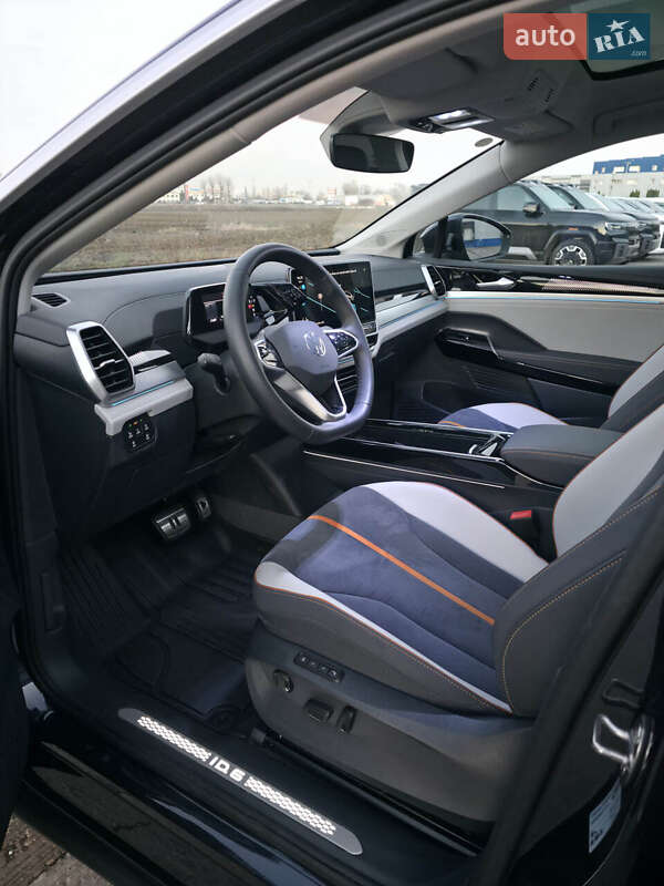 Внедорожник / Кроссовер Volkswagen ID.6 Crozz 2024 в Киеве