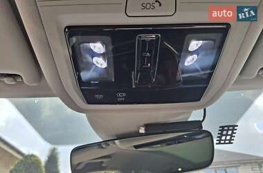 Позашляховик / Кросовер Volkswagen ID.6 X 2021 в 