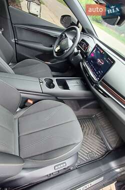 Позашляховик / Кросовер Volkswagen ID. UNYX 2024 в 