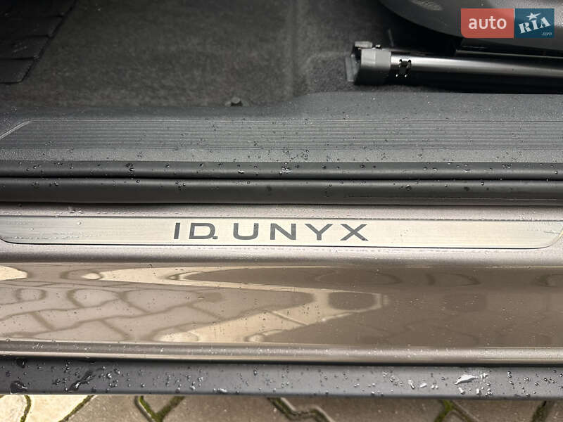 Позашляховик / Кросовер Volkswagen ID. UNYX 2024 в Чернівцях