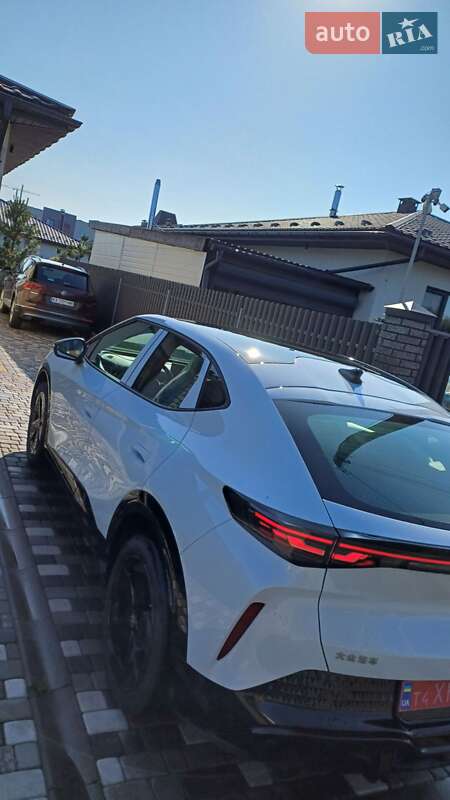 Внедорожник / Кроссовер Volkswagen ID. UNYX 2024 в Киеве