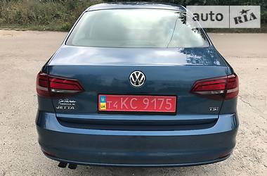 Седан Volkswagen Jetta 2016 в Львове