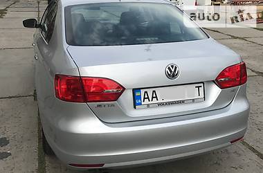 Седан Volkswagen Jetta 2013 в Києві