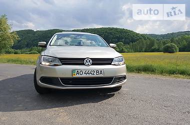 Седан Volkswagen Jetta 2013 в Іршаві