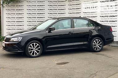 Седан Volkswagen Jetta 2017 в Киеве