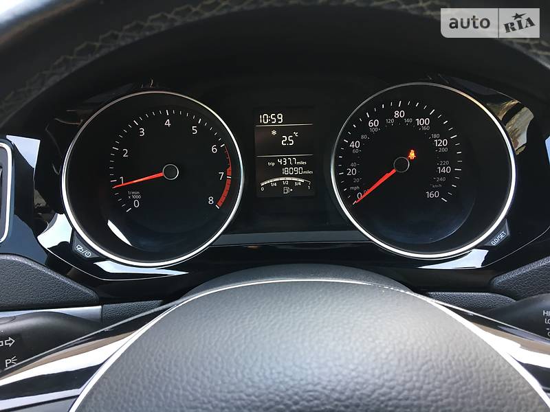 Седан Volkswagen Jetta 2016 в Львові