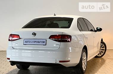 Седан Volkswagen Jetta 2016 в 