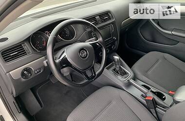 Седан Volkswagen Jetta 2016 в 