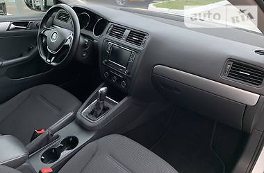Седан Volkswagen Jetta 2016 в 