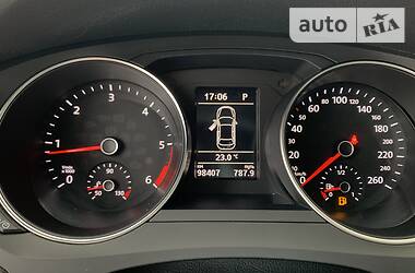 Седан Volkswagen Jetta 2016 в 