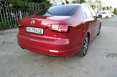 Седан Volkswagen Jetta 2016 в Львові