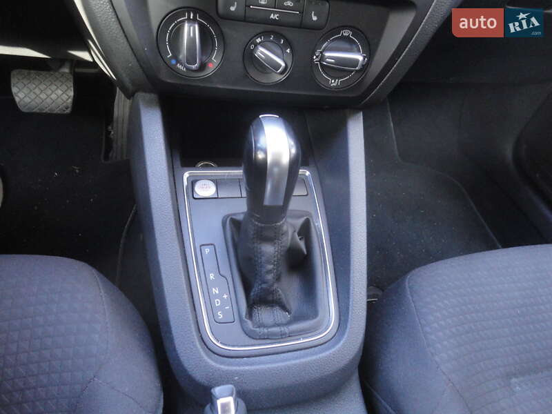 Седан Volkswagen Jetta 2014 в Запоріжжі