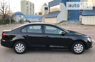 Седан Volkswagen Jetta 2015 в Кам'янці