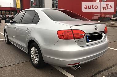 Седан Volkswagen Jetta 2012 в Киеве