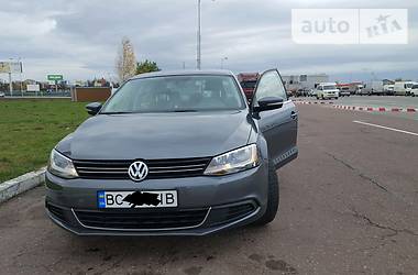 Седан Volkswagen Jetta 2014 в Львові