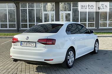 Седан Volkswagen Jetta 2017 в 