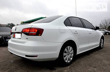 Седан Volkswagen Jetta 2017 в 