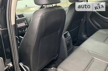 Седан Volkswagen Jetta 2012 в 