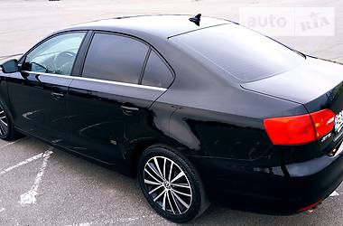 Седан Volkswagen Jetta 2012 в Дніпрі