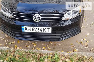 Седан Volkswagen Jetta 2016 в Маріуполі