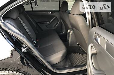 Седан Volkswagen Jetta 2016 в 