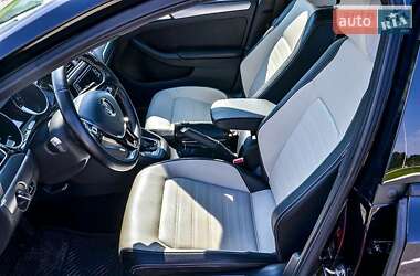 Седан Volkswagen Jetta 2016 в Николаеве
