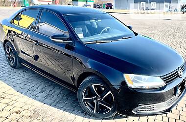 Седан Volkswagen Jetta 2013 в 