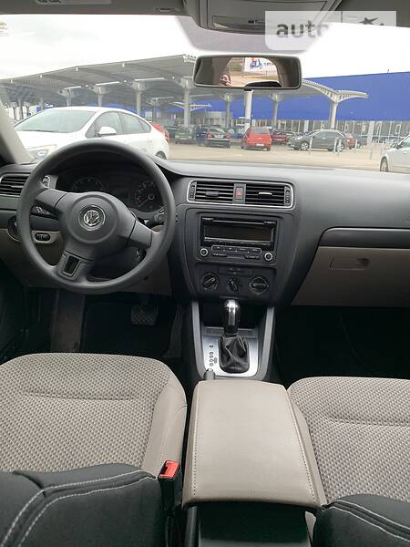 Седан Volkswagen Jetta 2014 в Запоріжжі