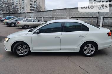 Седан Volkswagen Jetta 2016 в 