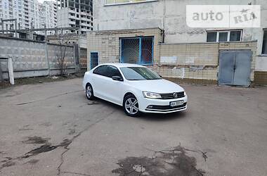 Седан Volkswagen Jetta 2016 в 