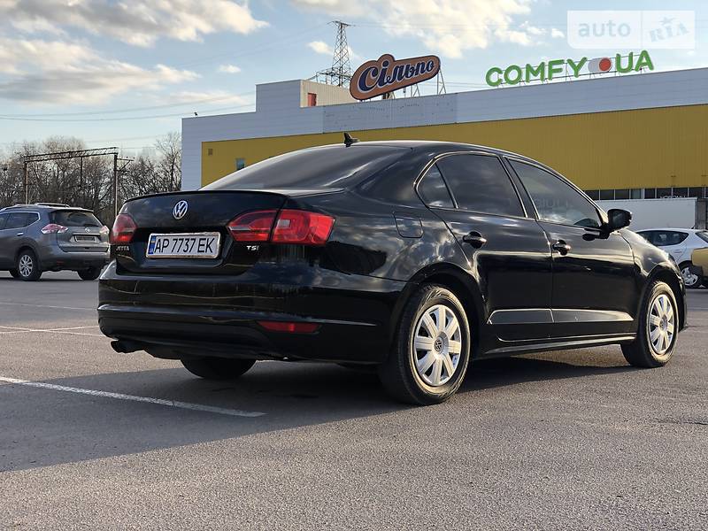 Седан Volkswagen Jetta 2015 в Запоріжжі