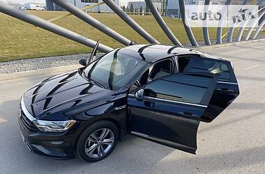 Седан Volkswagen Jetta 2018 в 