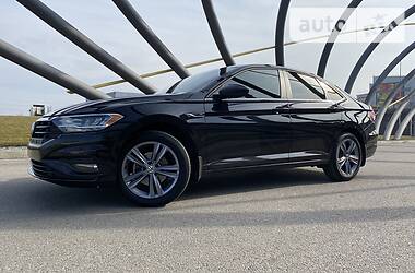 Седан Volkswagen Jetta 2018 в 