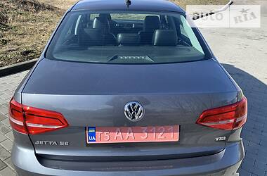 Седан Volkswagen Jetta 2015 в 